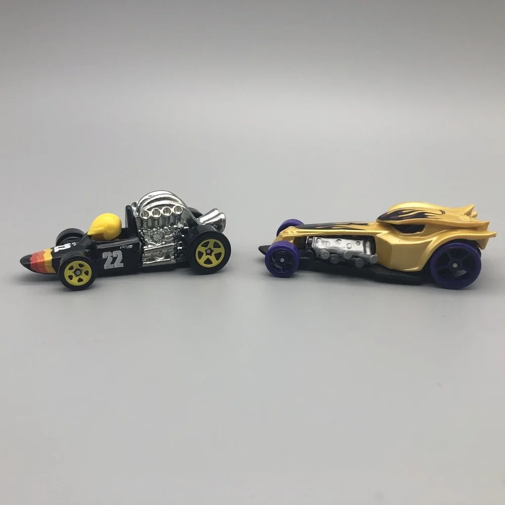 Hot Wheels Lot of 2 Head Starter Black #22 & Ratical Racer Gold Diecast 1/64